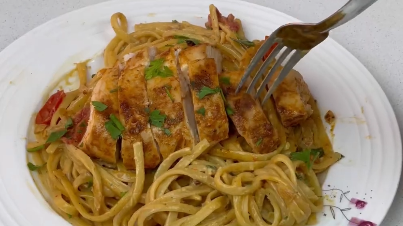 Rezept für cremige Hähnchen-Linguine