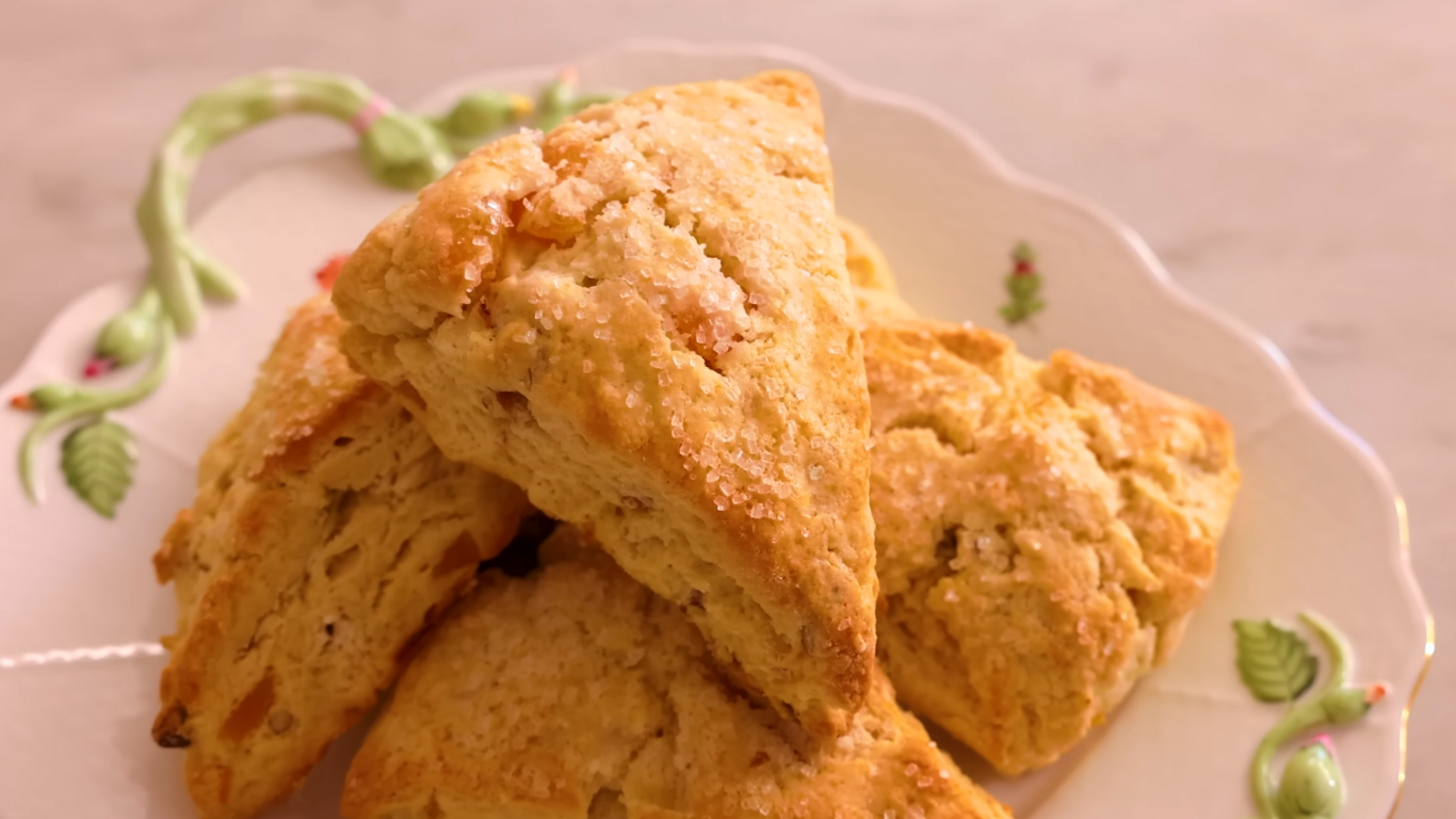 Butterzarte Scones : Ein himmlisches Rezept für jeden Anlass :