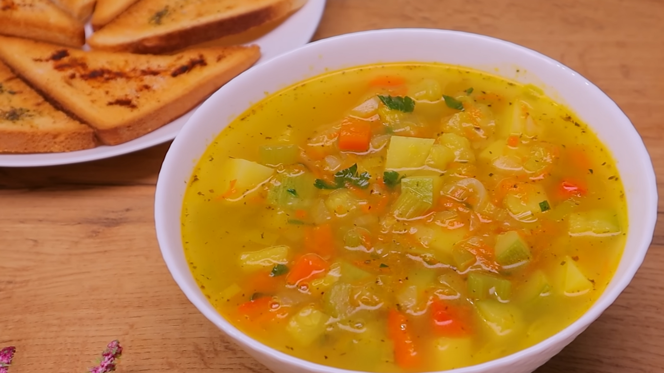 Herzhafte Gemüsesuppe : Einfache & Köstliche Hausmannskost