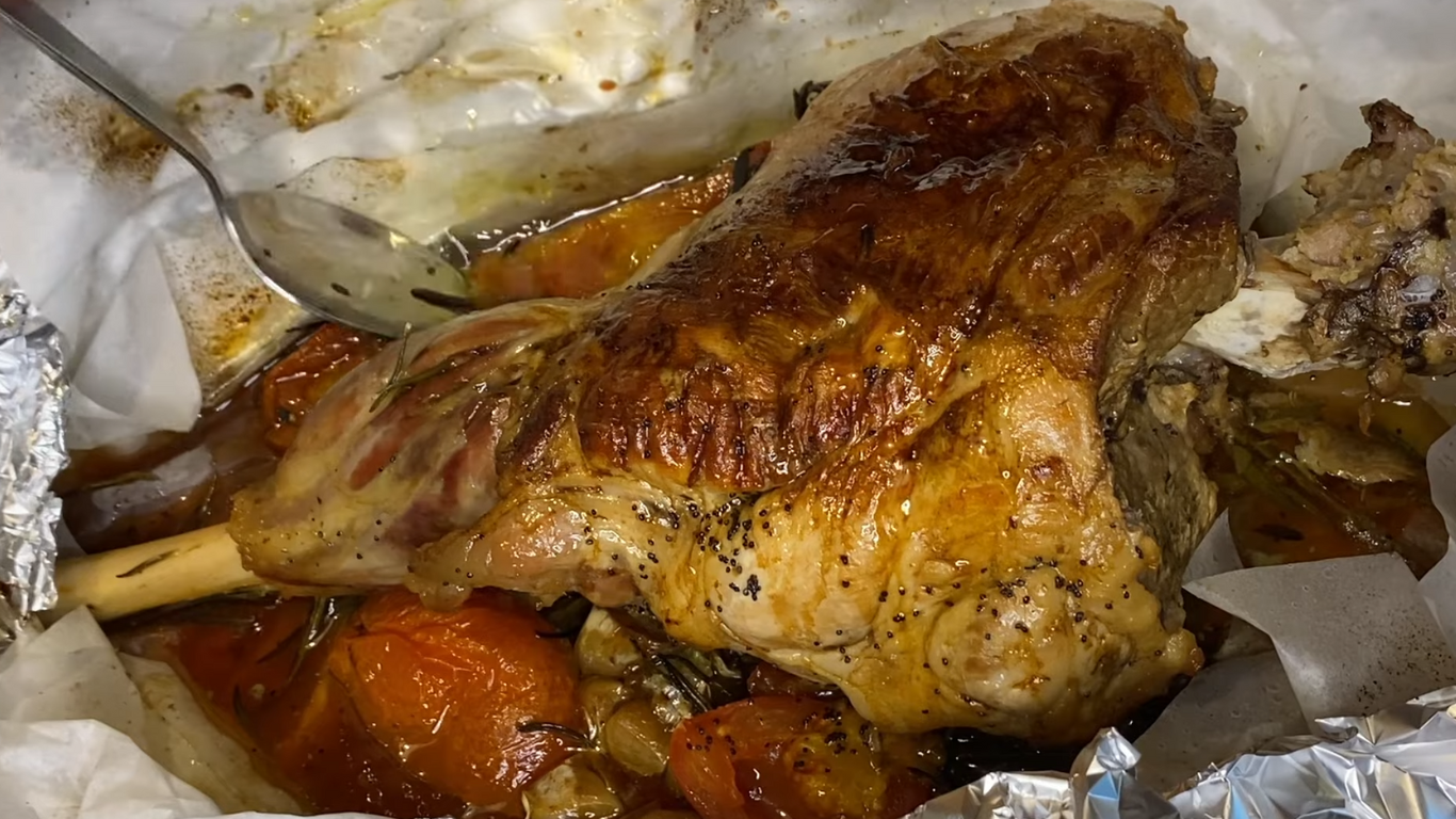 Zartes Lamm aus der Papillote : Das perfekte Ofengericht mit Knoblauch und Rosmarin